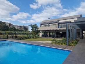 BALLITO COASTAL BLISS - Luxury 3-Bed apartment - Wifi, Parking, Breakfast, Shuttle, Back-up power & near beaches
